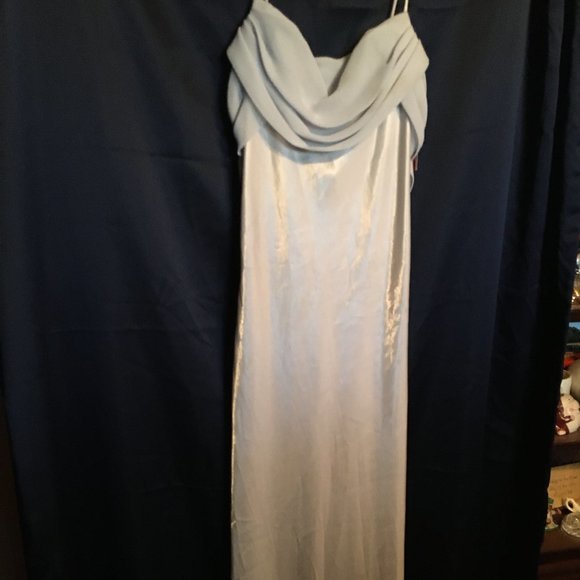 PROM OR BRIDESMAID PRETTY SPARKLE DRESS SIZE 2 XL - Picture 1 of 8